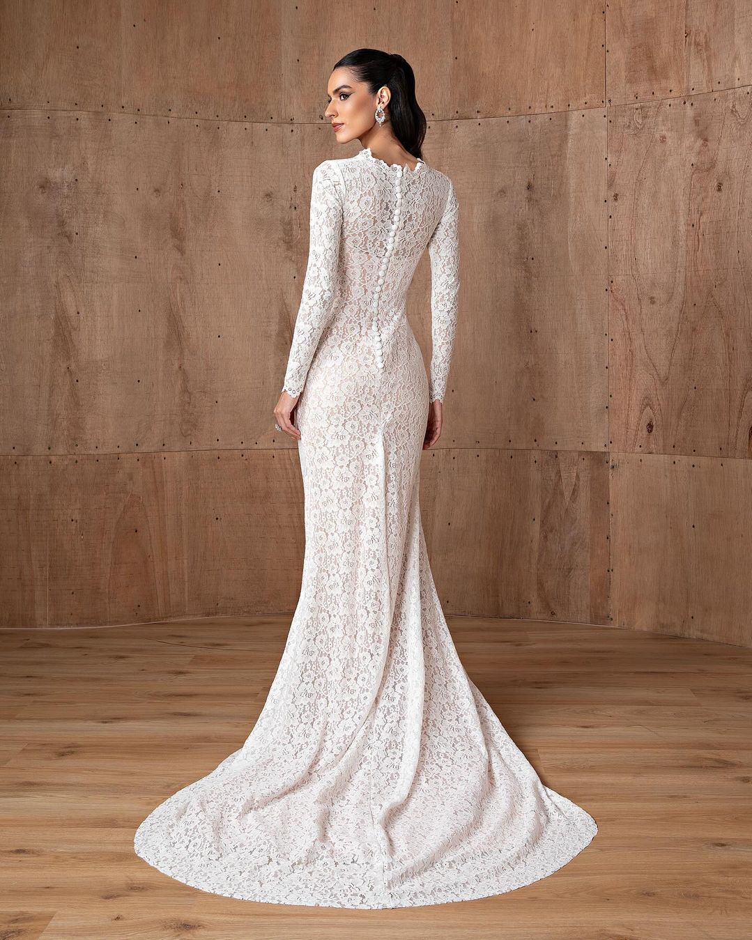 Robe dentelle manches longues