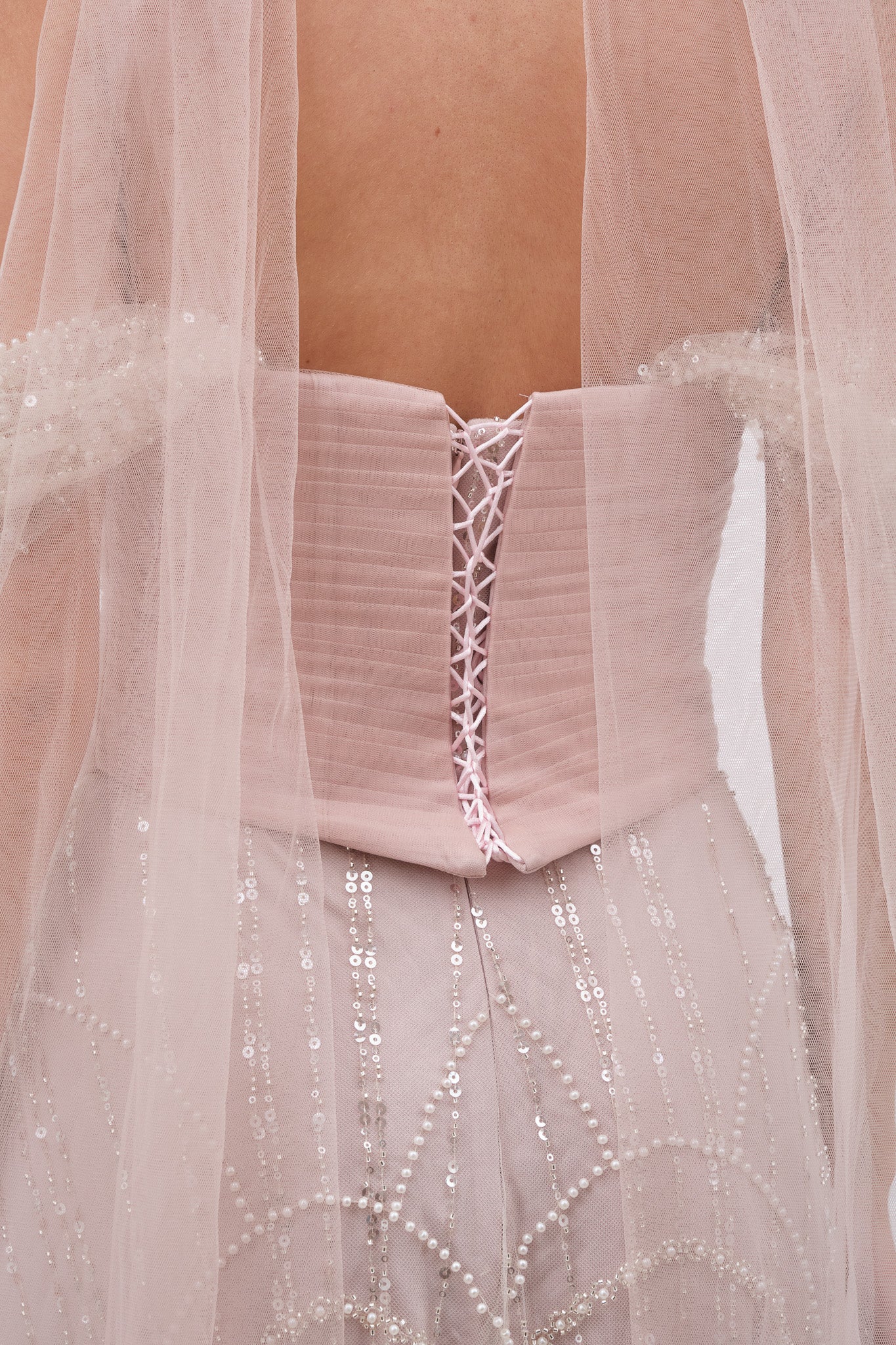 Robe de soirée en perles et tulle délicat