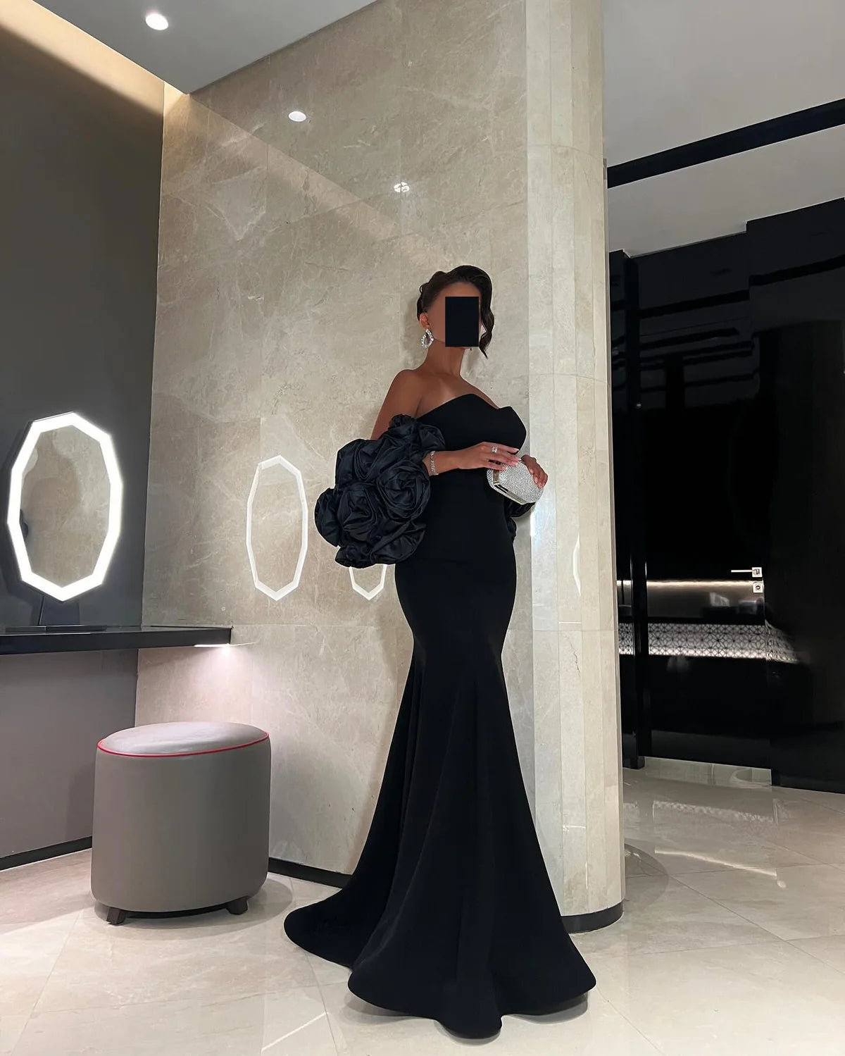 Robe bustier noir détails fleurs