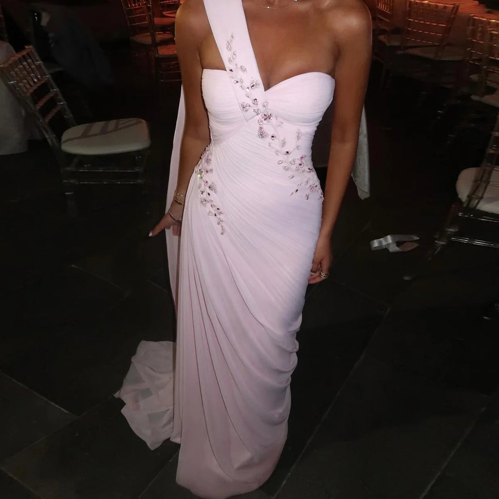 Robe rose asymétrique