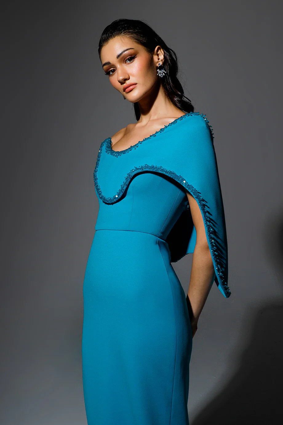 Robe bleue asymétrique