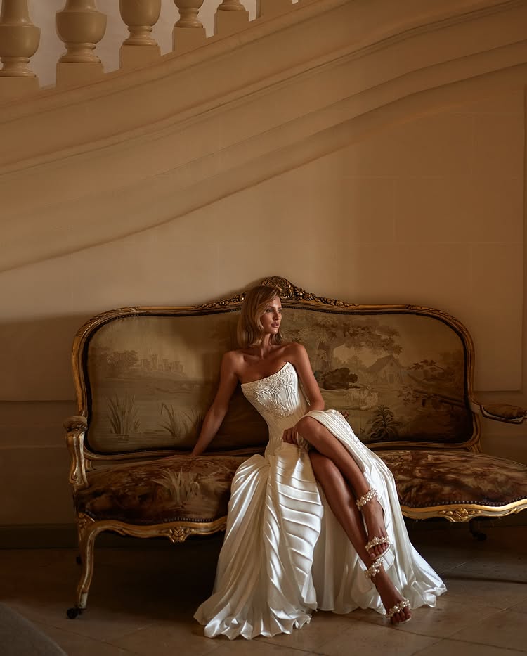 Robe bride brodée en satin