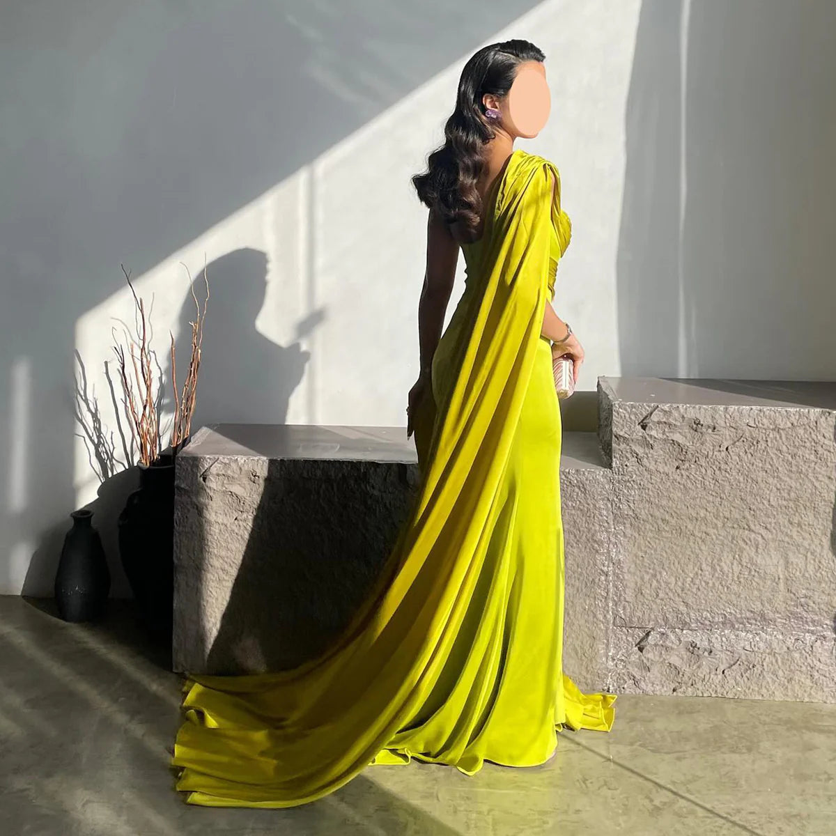 Robe jaune asymétrique