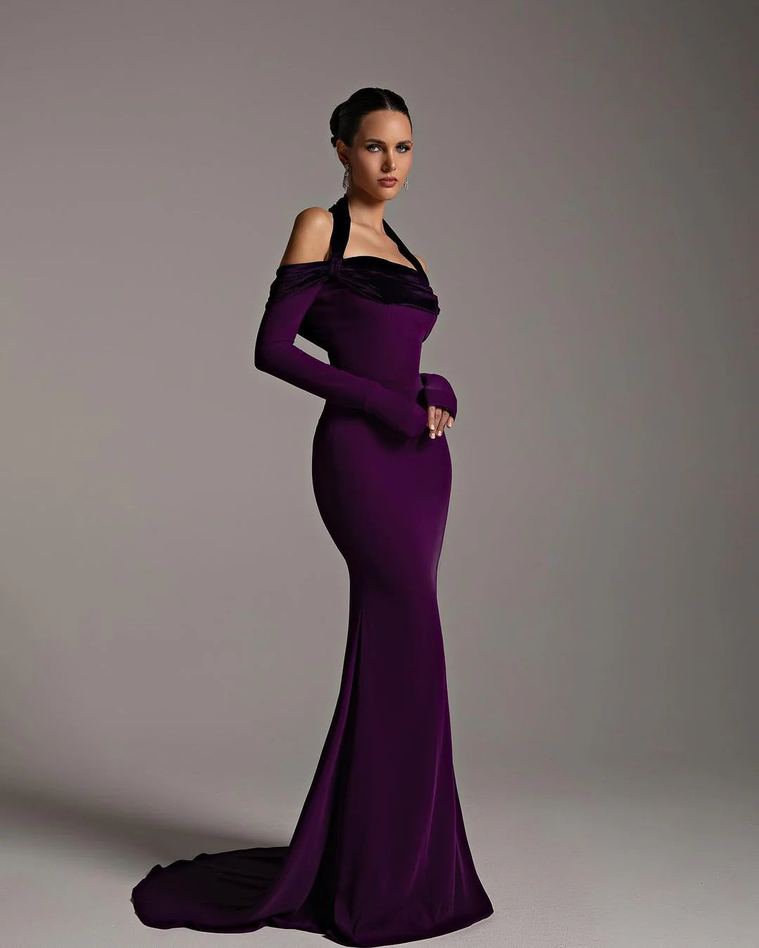 Robe violette longue col velours
