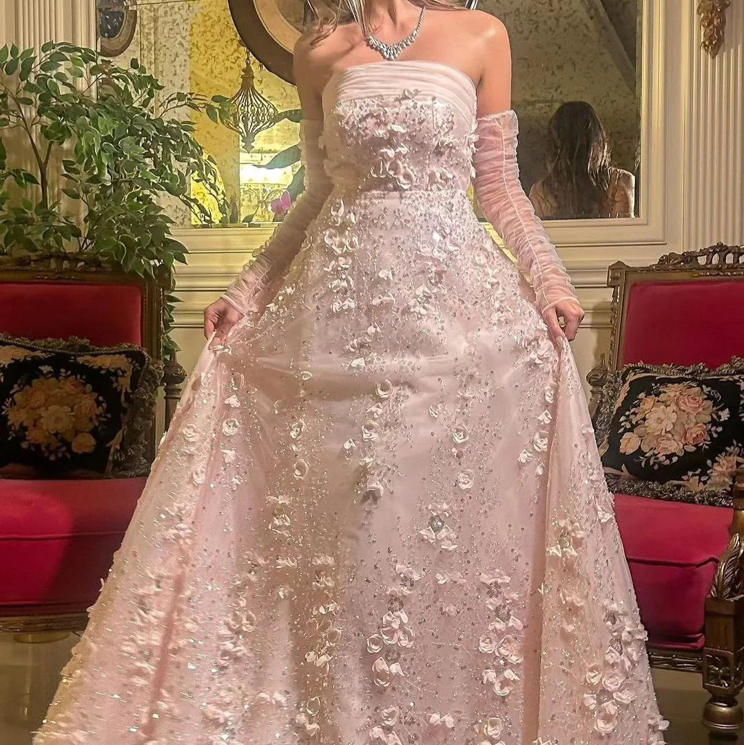 Robe de soirée en tulle et broderie florale