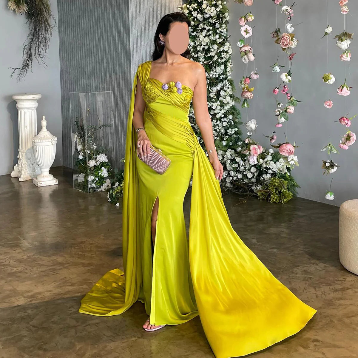Robe jaune asymétrique