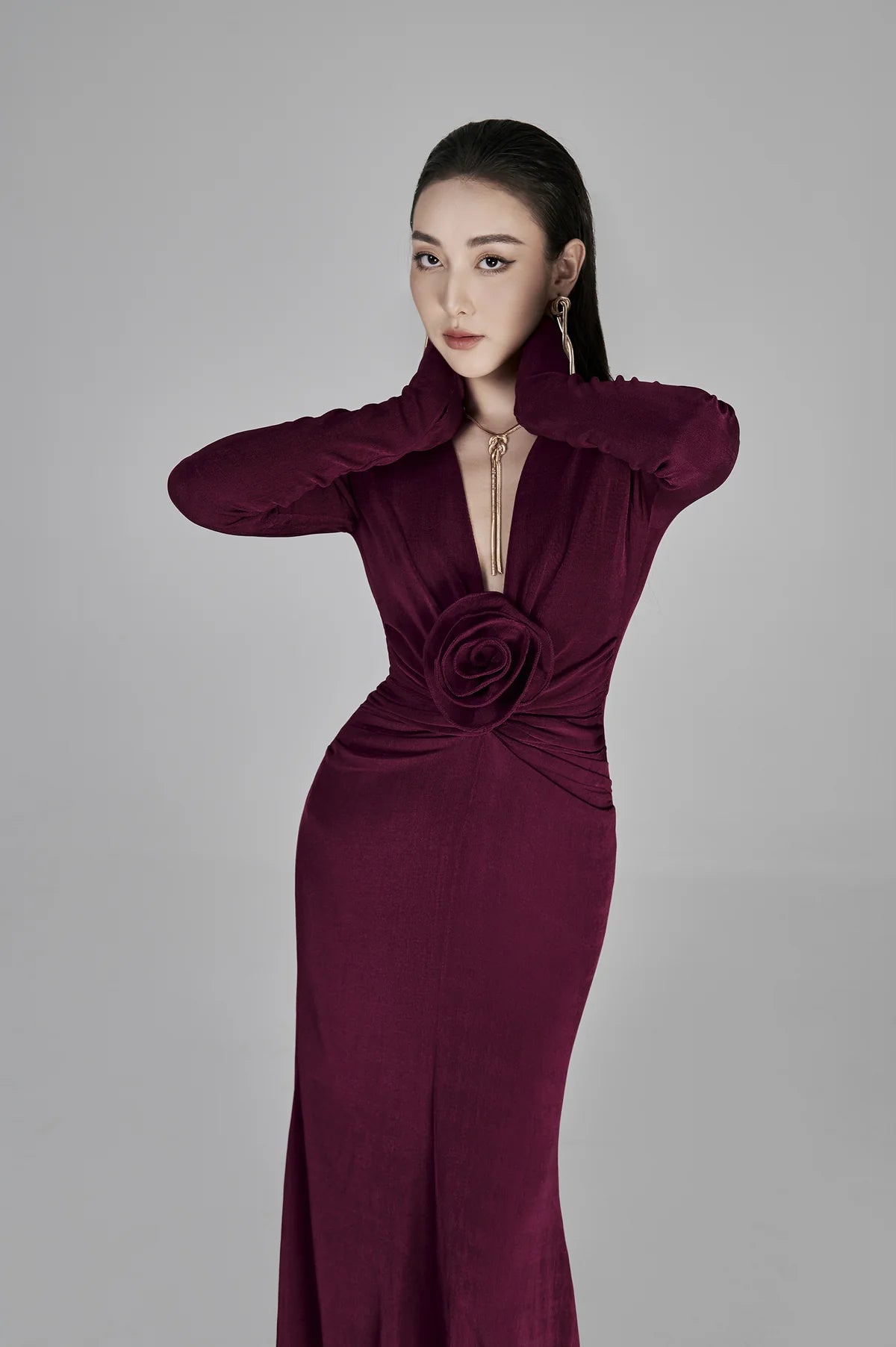 Robe bordeaux col V