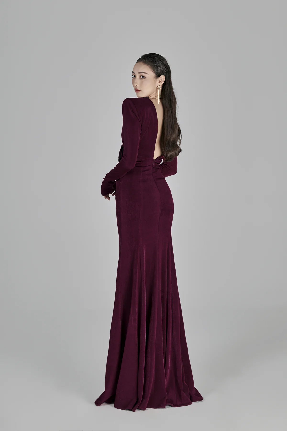 Robe bordeaux col V