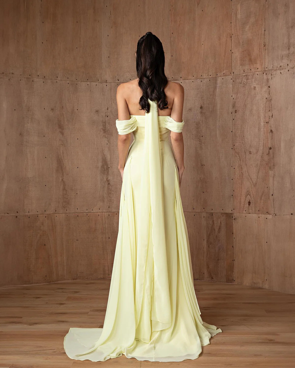 Robe jaune mousseline plissée