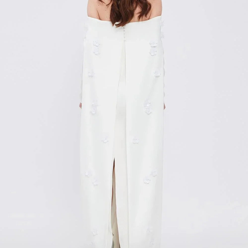 Robe avec manches longues et détails floraux