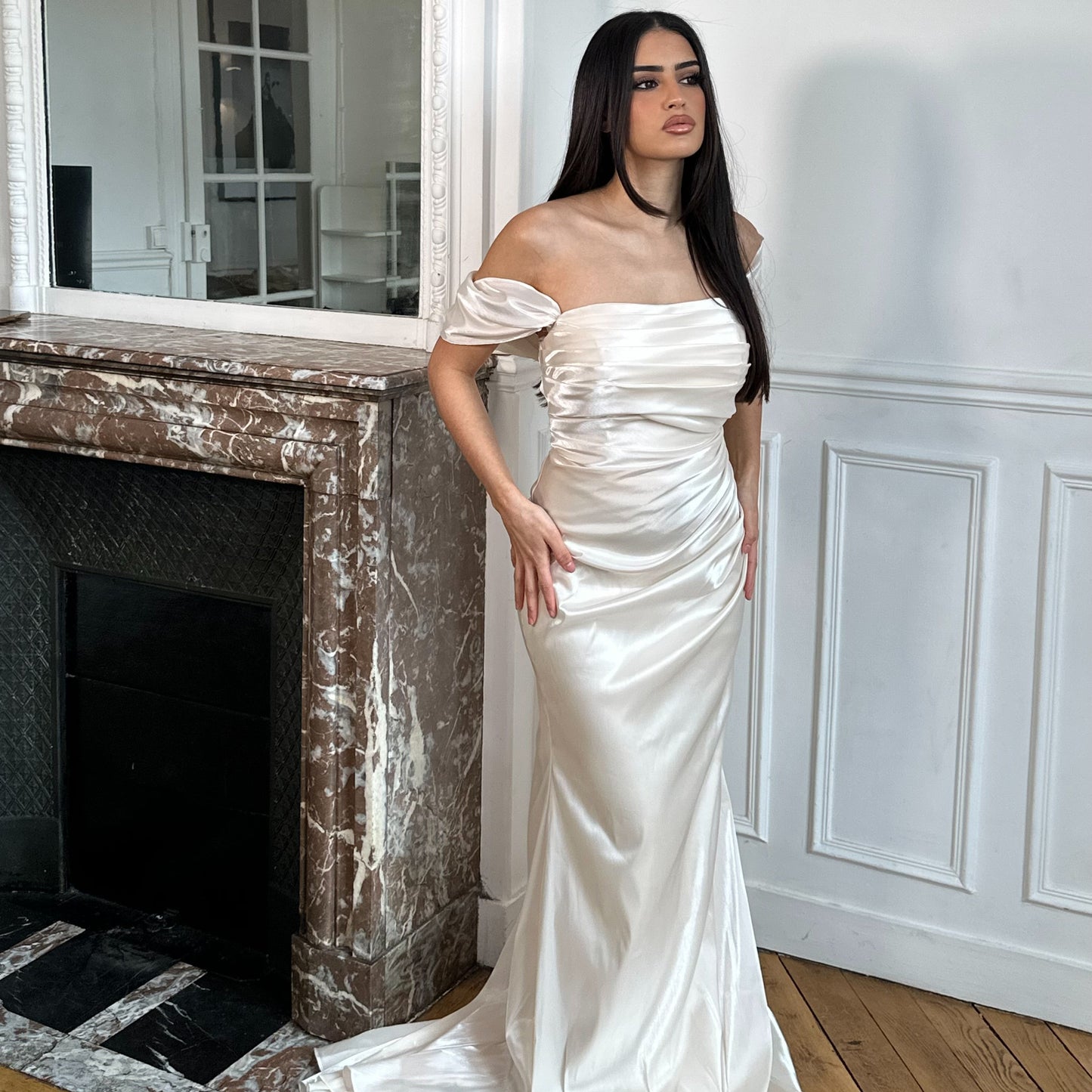 Robe de Soirée en Satin avec Traîne Élégante