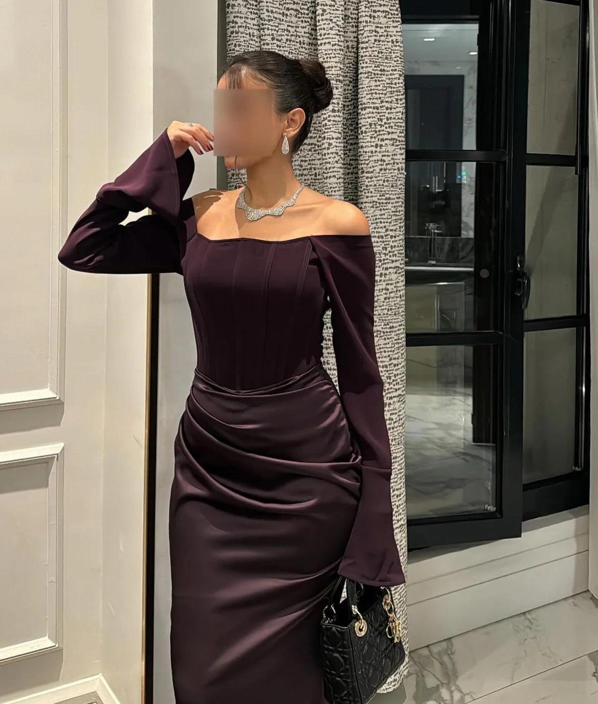 Robe off Shoulder marron
