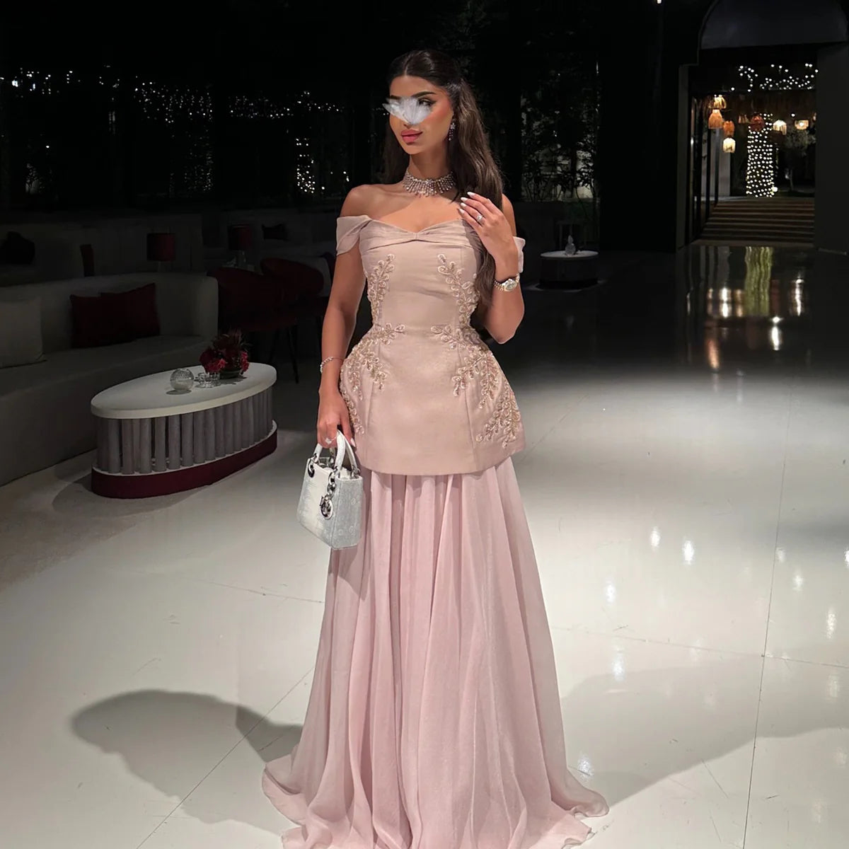 Robe brodée jupe mousseline