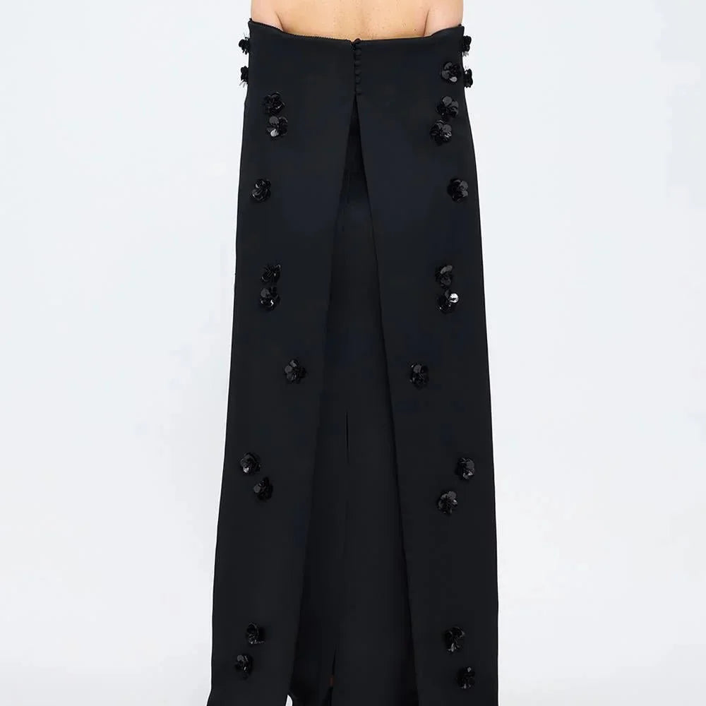 Robe avec manches longues et détails floraux
