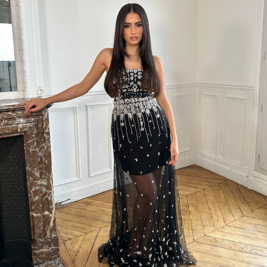 Schwarzes Kleid