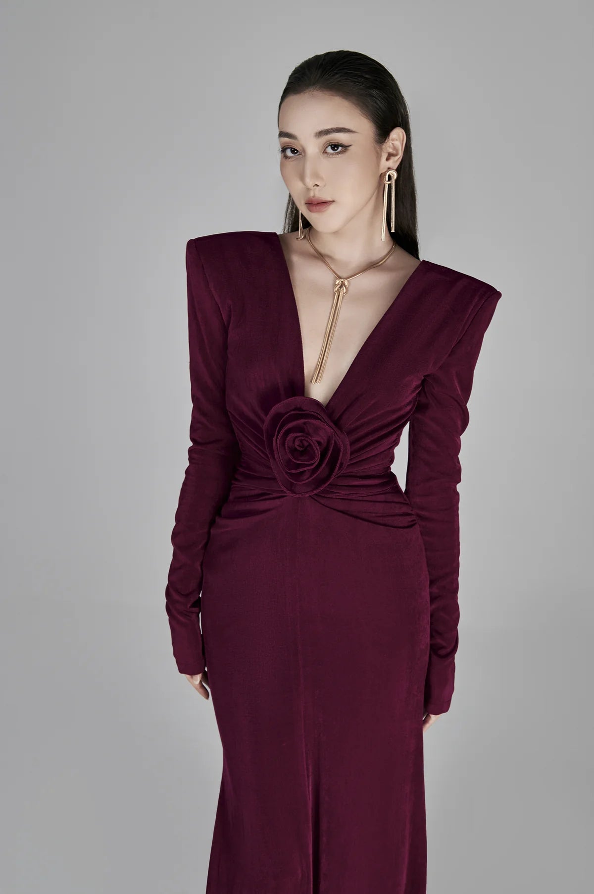 Robe bordeaux col V