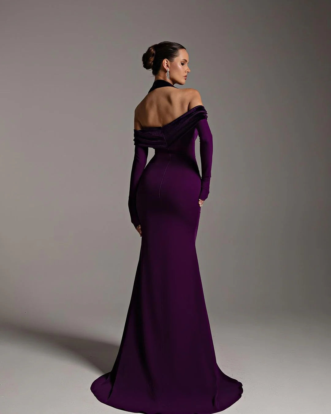 Robe violette longue col velours