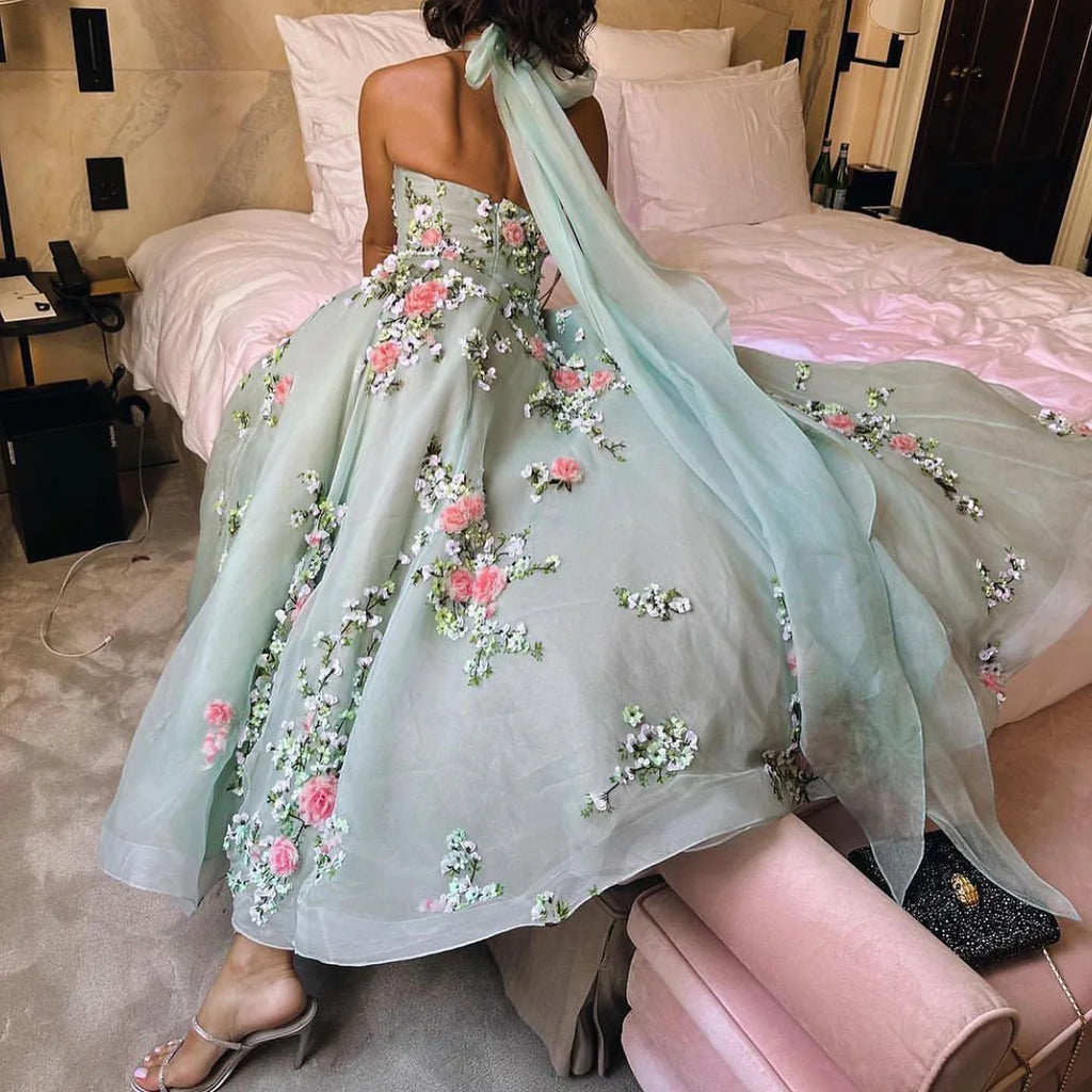 Robe brodée bleu