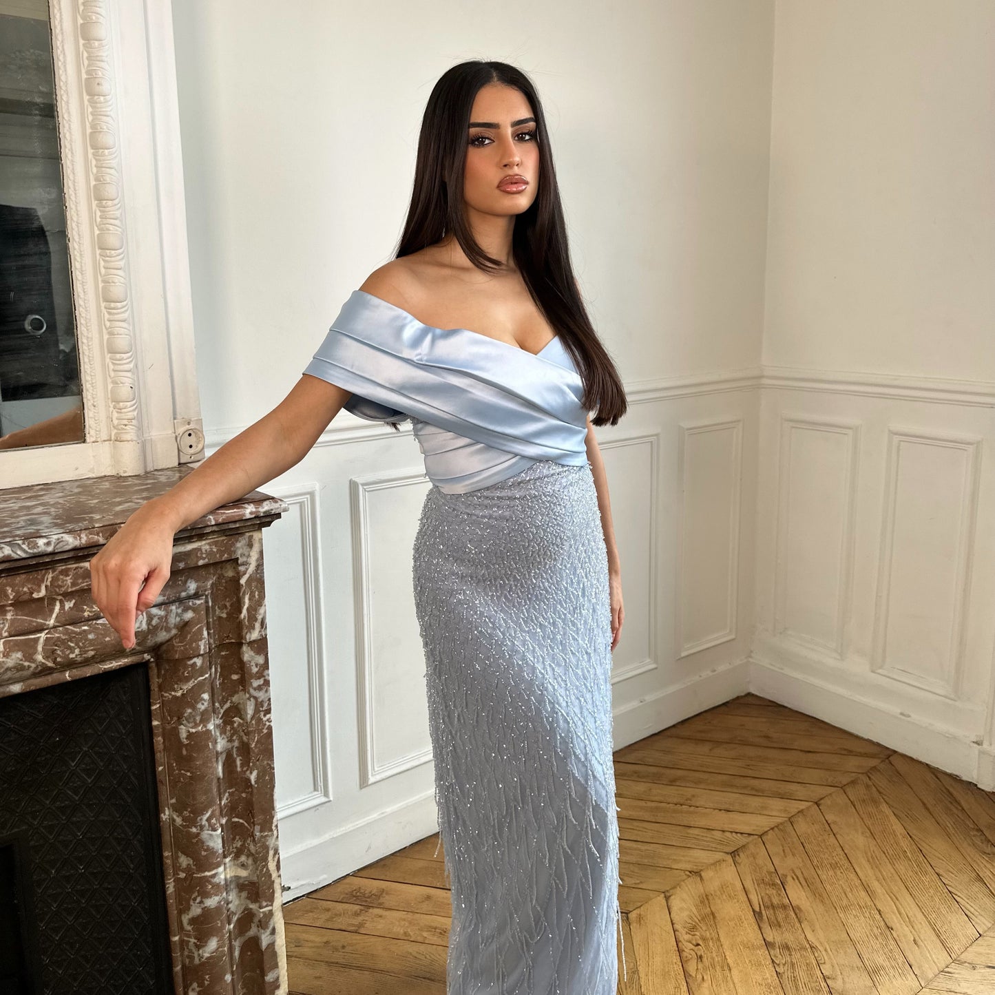 Robe bleue Élégante et Raffinée