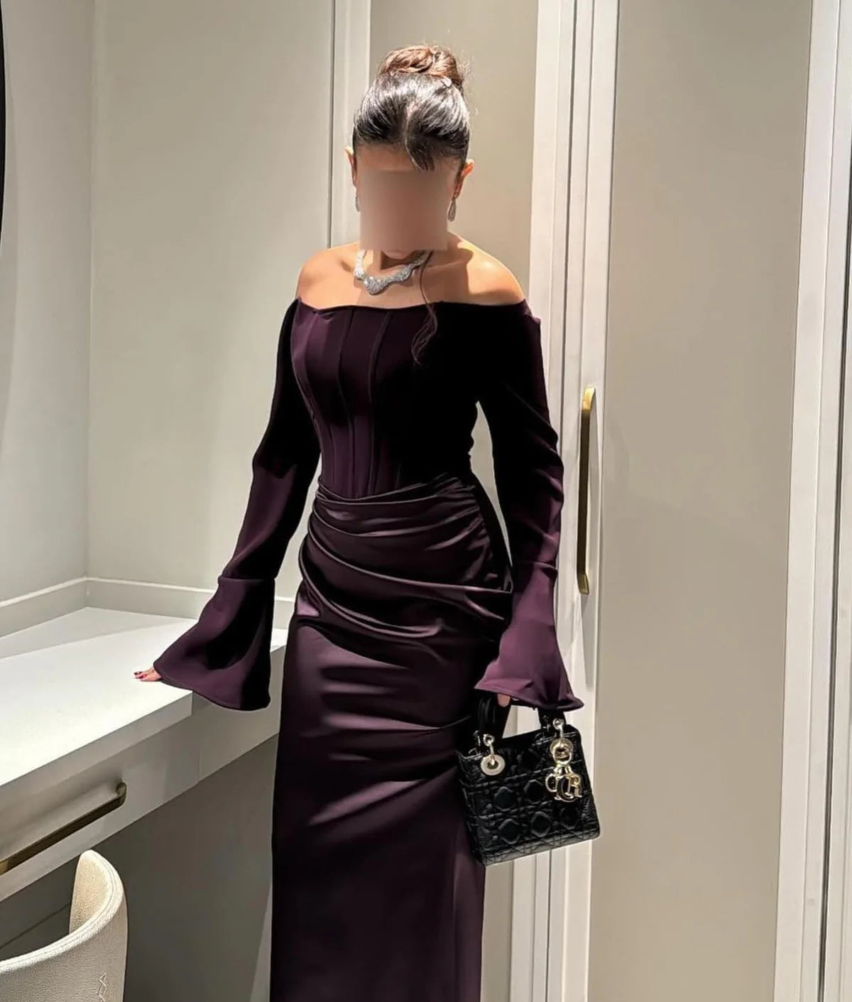 Robe off Shoulder marron