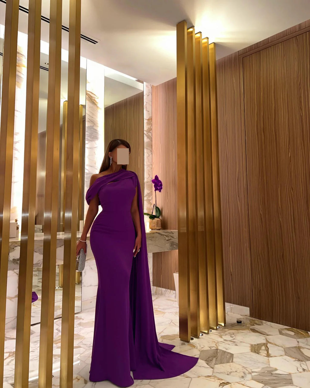 Robe de soirée manches cape
