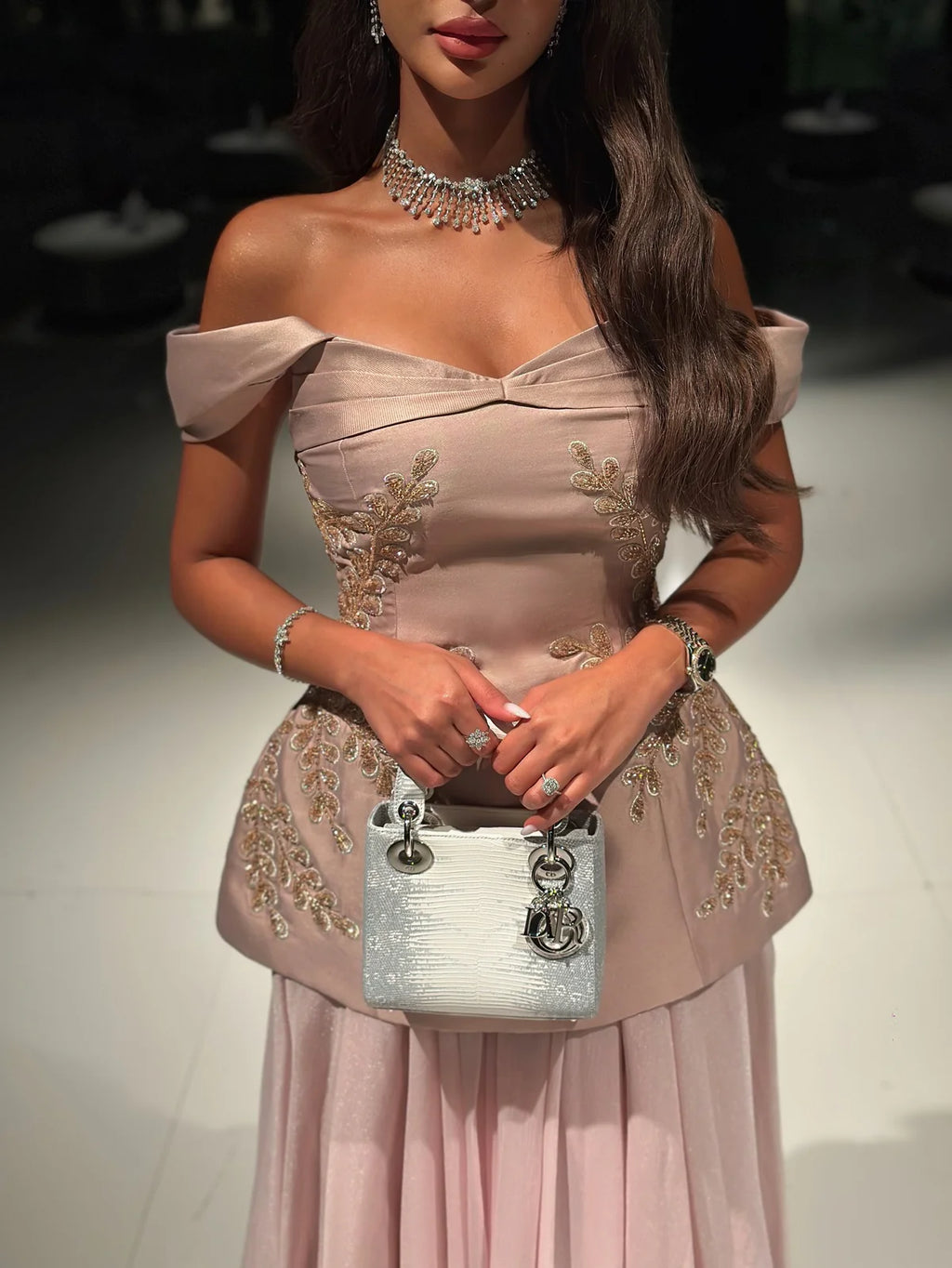 Robe brodée jupe mousseline