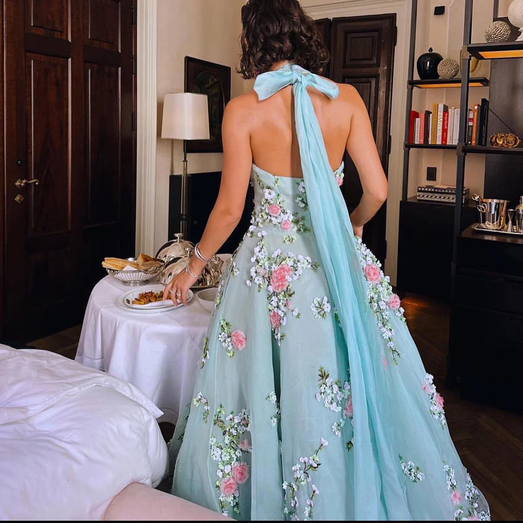 Robe brodée bleu