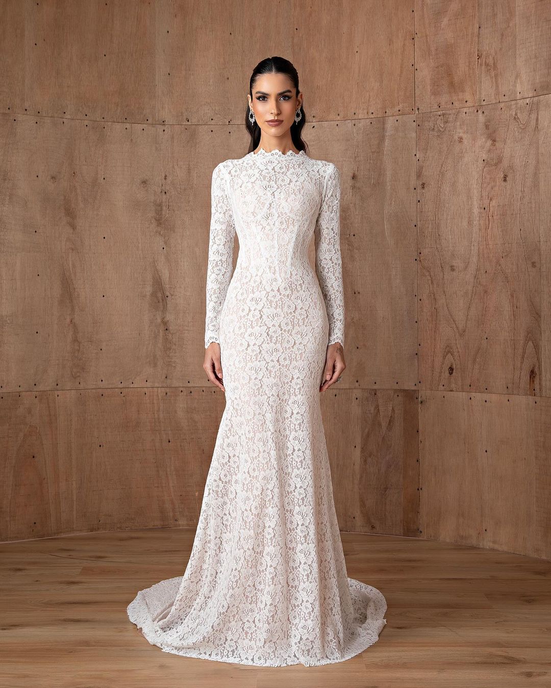 Robe dentelle manches longues