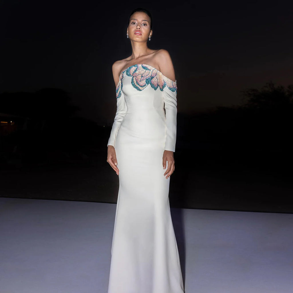 Robe blanche brodée