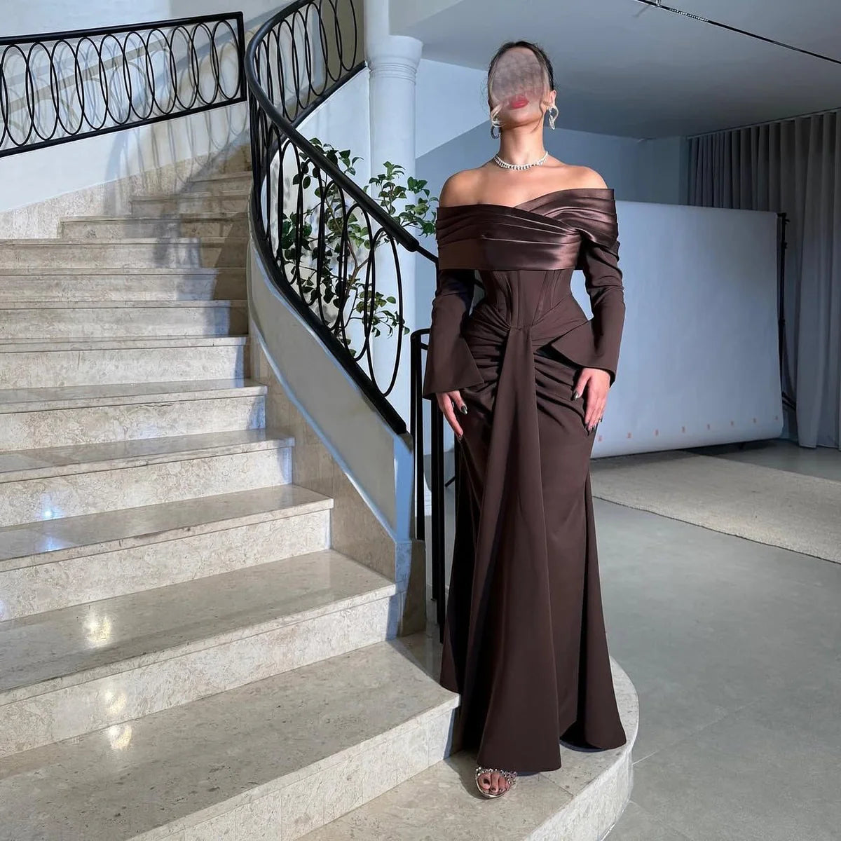 Robe drapée marron