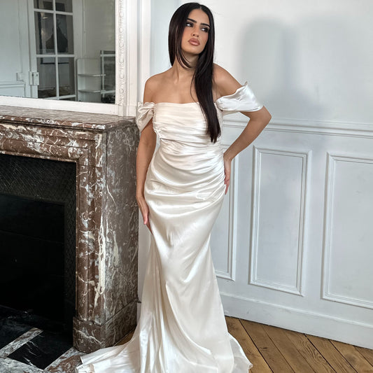 Robe de Soirée en Satin avec Traîne Élégante