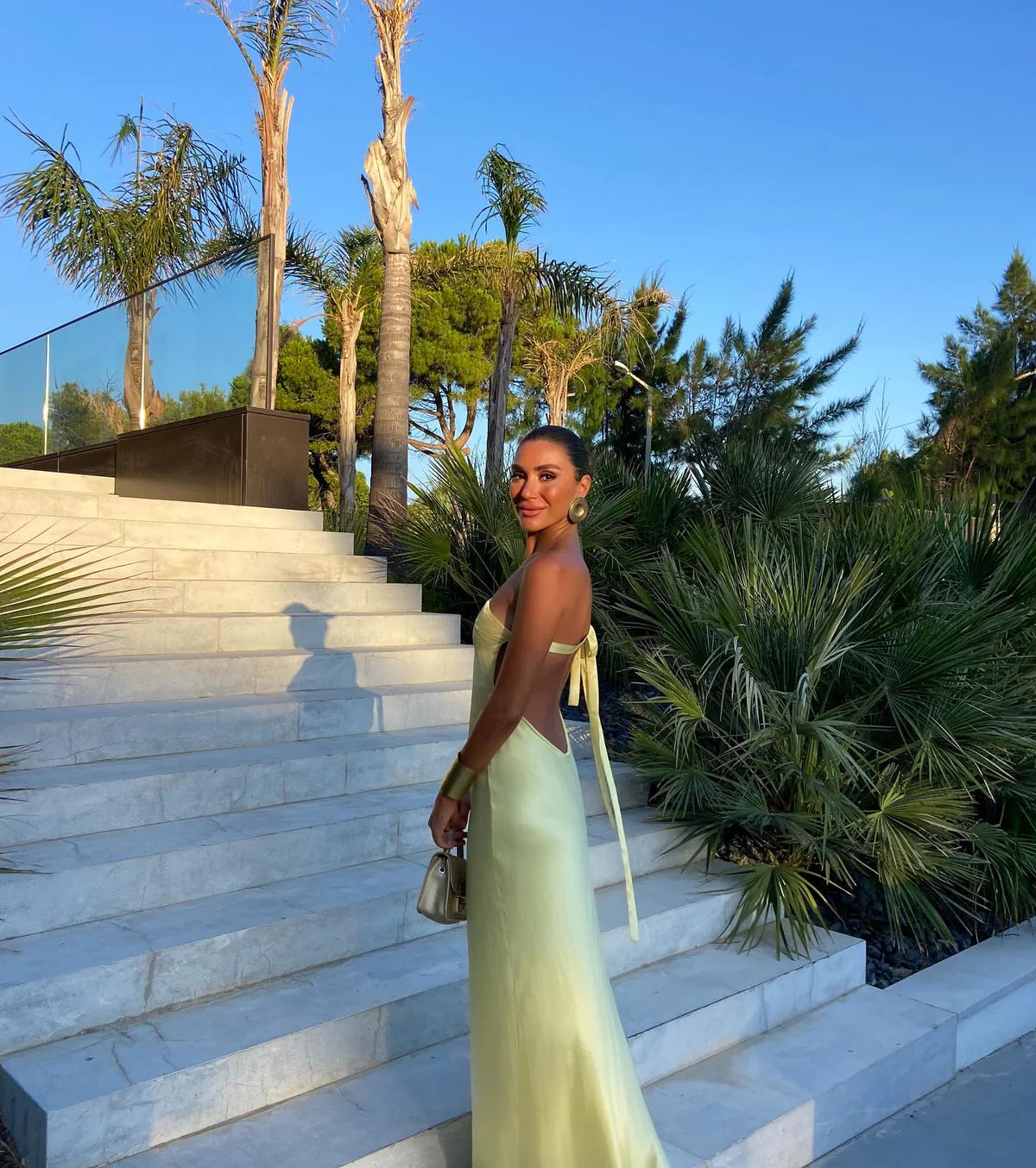 Robe satin asymétrique