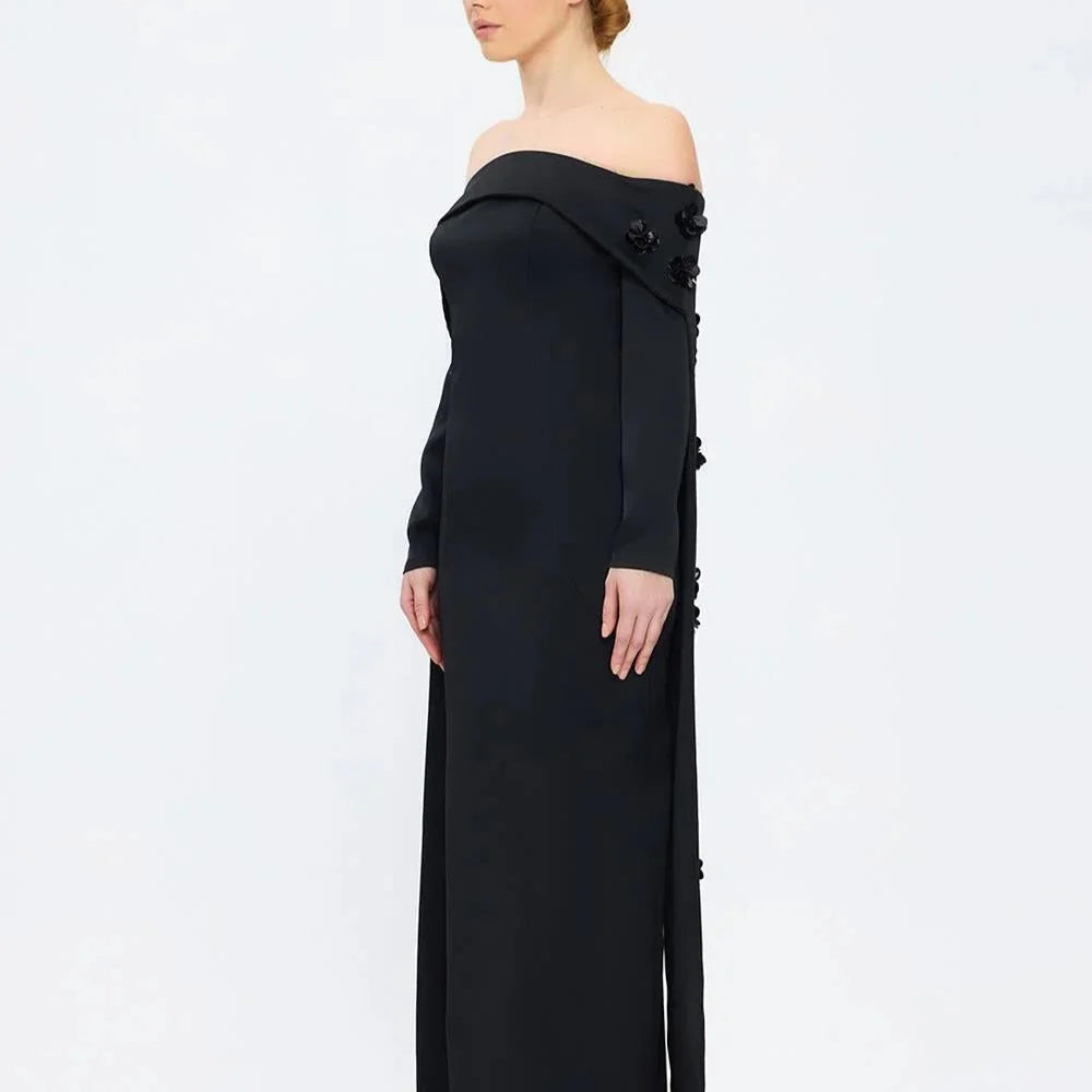 Robe avec manches longues et détails floraux