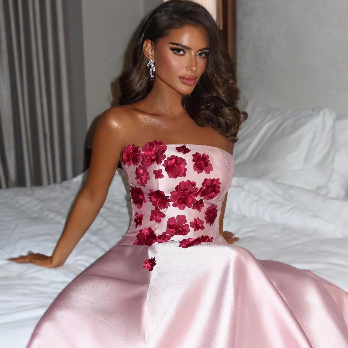 Robe bustier rose détails fleuris