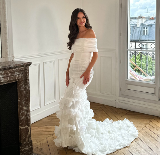 Robe blanche traine Floral corset structuré