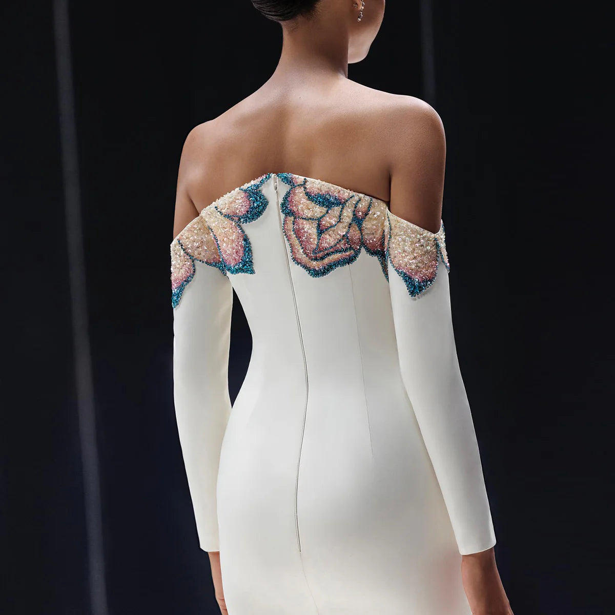 Robe blanche brodée