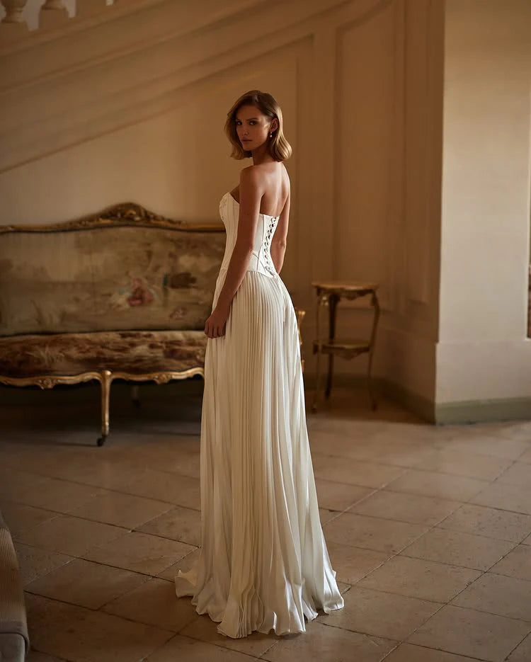 Robe bride brodée en satin