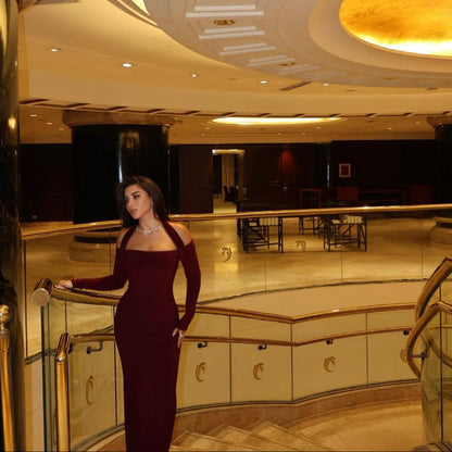 Robe bordeaux sophistiquée