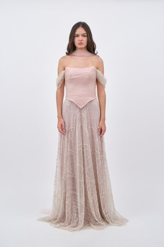 Robe de soirée en perles et tulle délicat