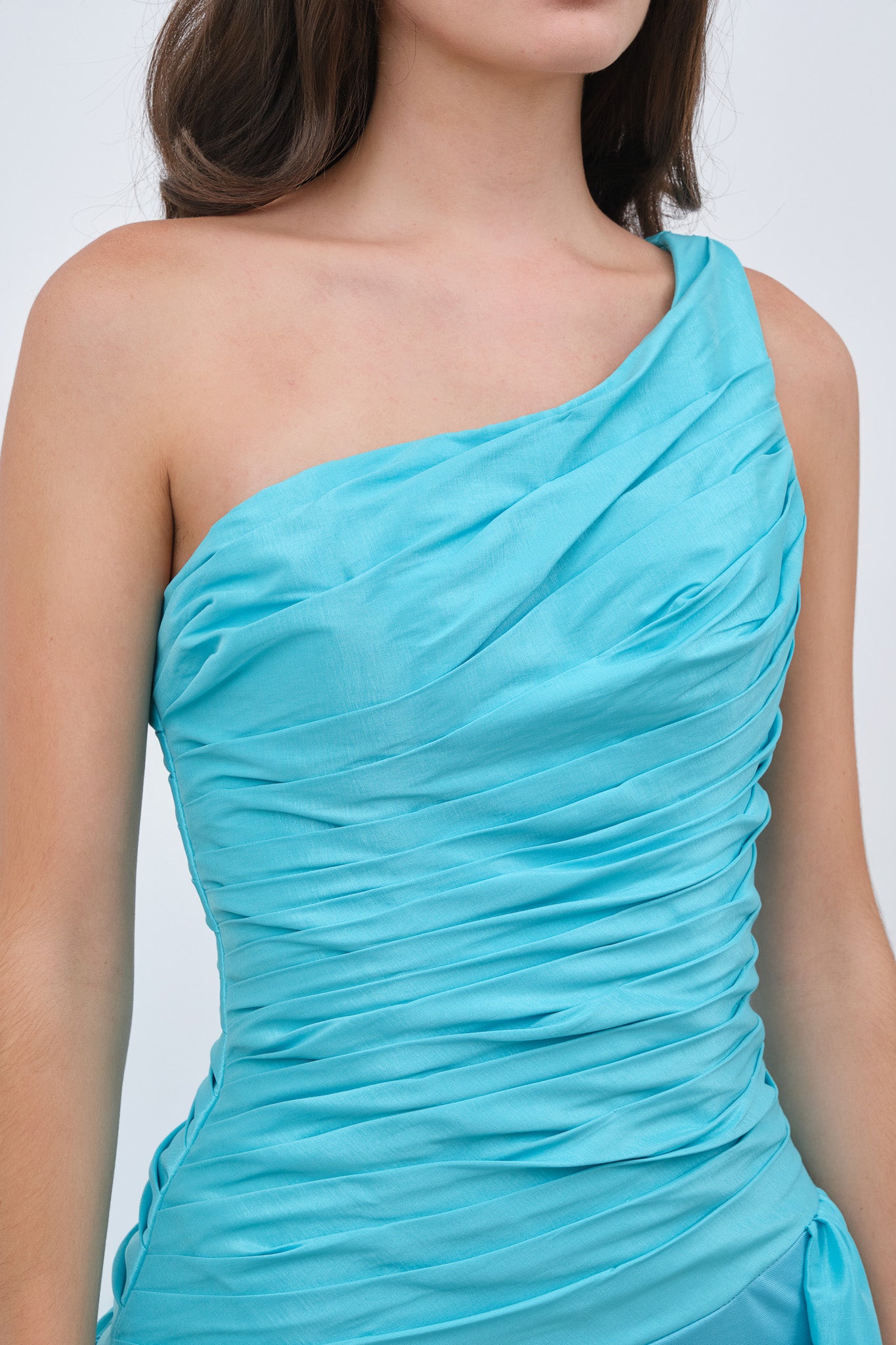 Robe bleue details brodées