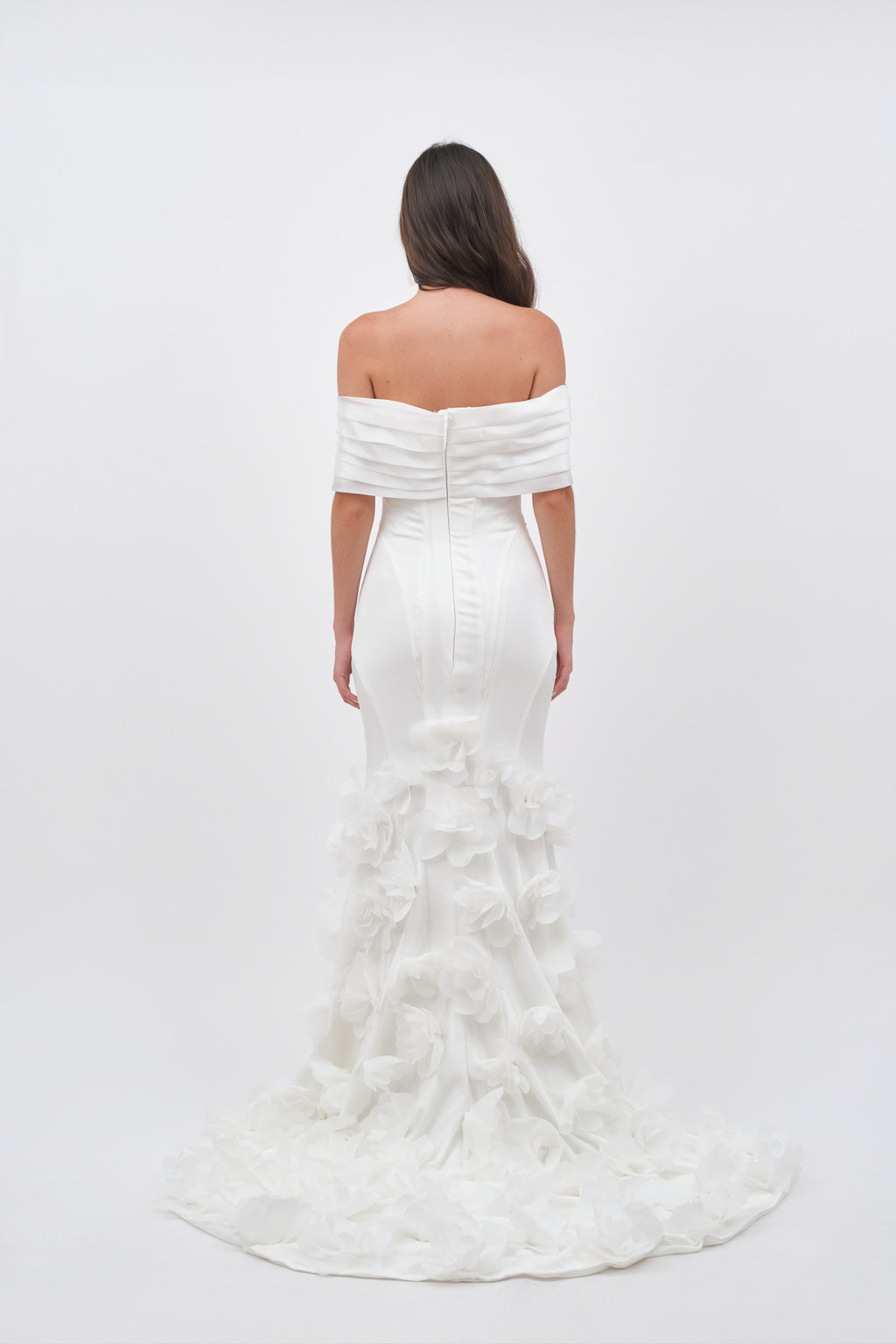 Robe blanche traine Floral corset structuré