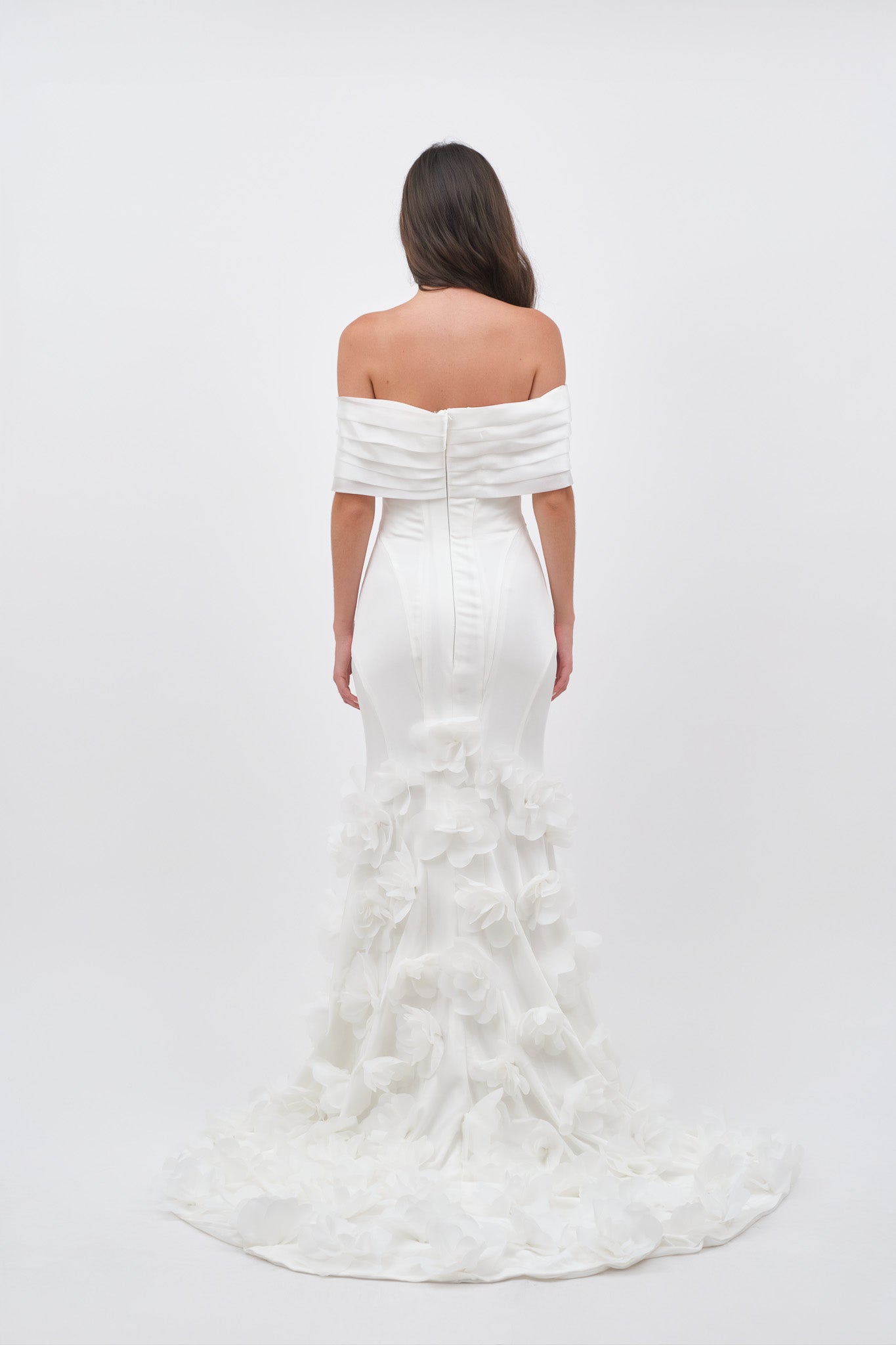 Robe blanche traine Floral corset structuré
