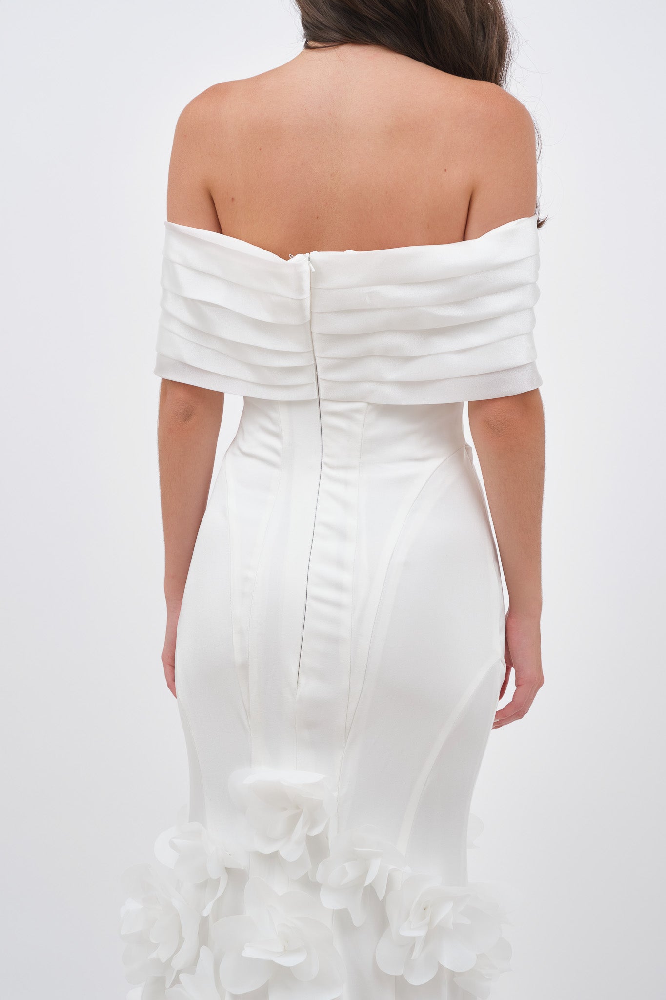 Robe blanche traine Floral corset structuré
