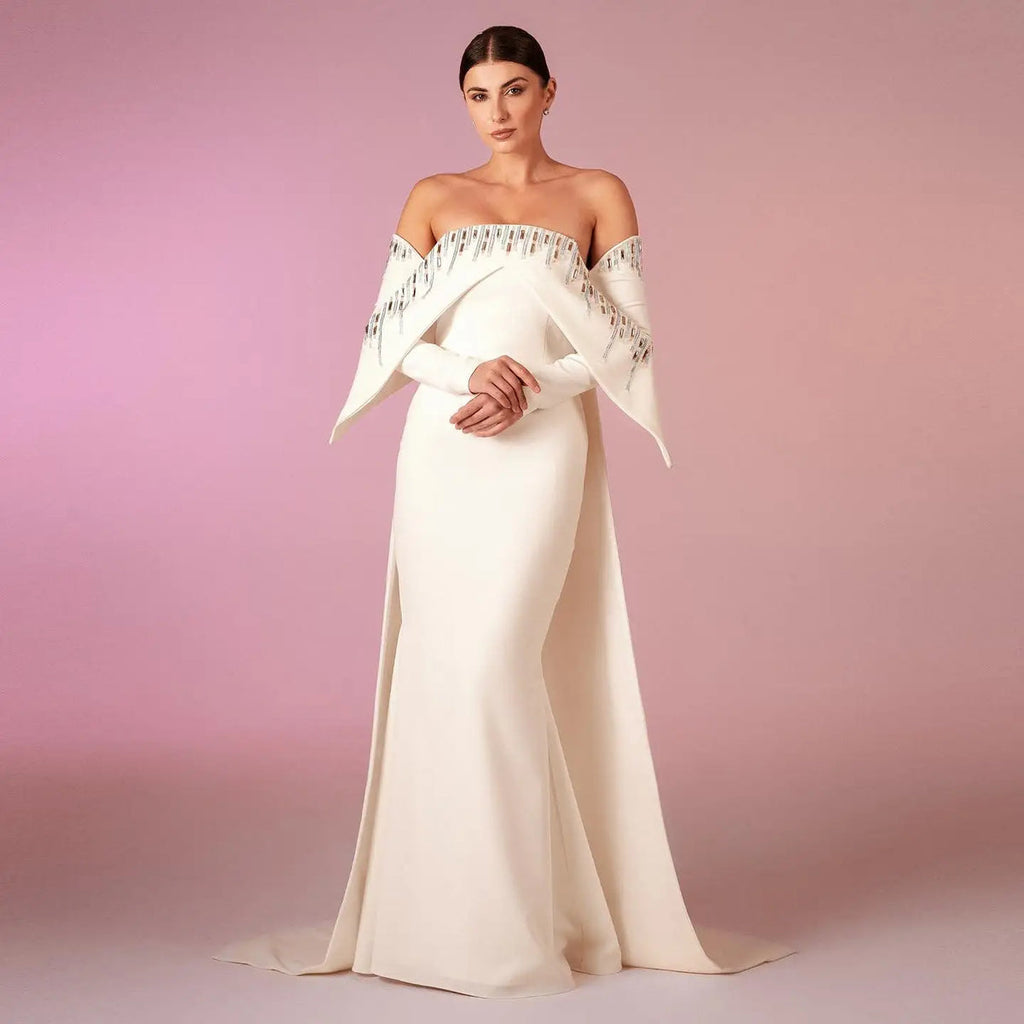 Robe Blanche Élégante avec Manches Détaillées et Broderie