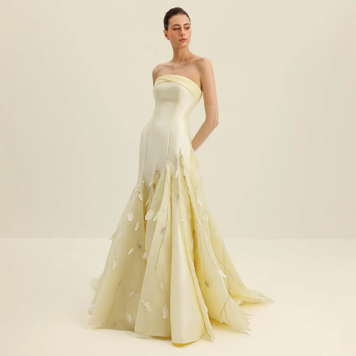 Robe bustier jaune en satin