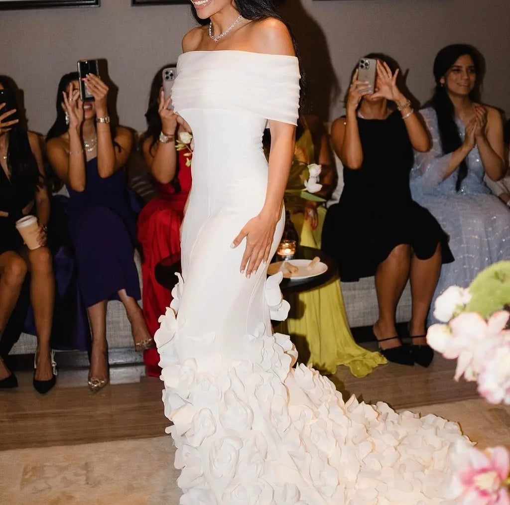 Robe blanche traine Floral corset structuré