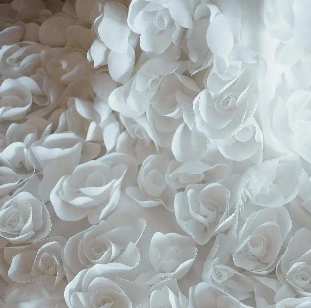 Robe blanche traine Floral corset structuré