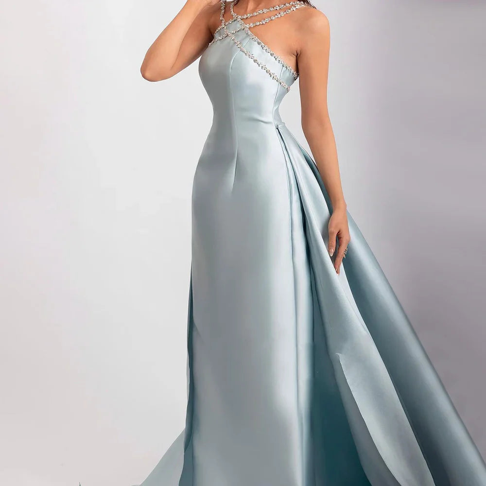 Robe Bleu Satinée à Décolleté Sculpté et Traîne Longue