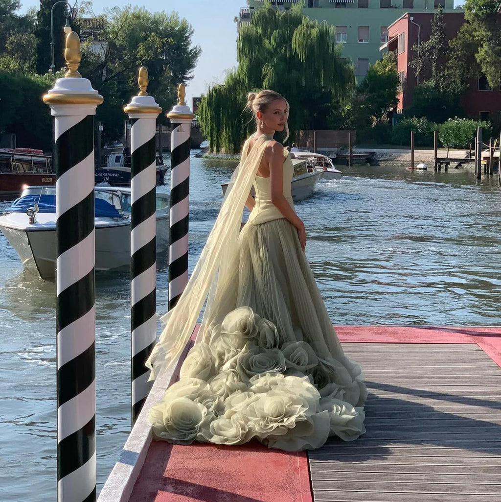 Robe Bustier verte avec Jupe en Tulle et Roses Décoratives
