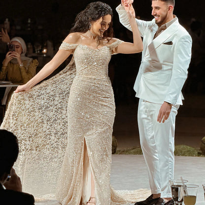Robe Dorée Étoilée Élégance et Brillance